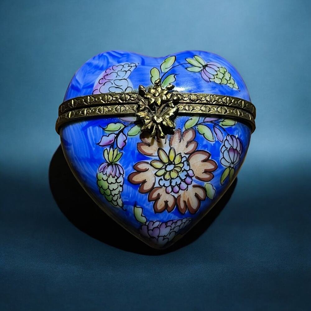 Authentic Limoges Floral Motif Rochard Heart Limoges Trinket Ring Pill Wish Box